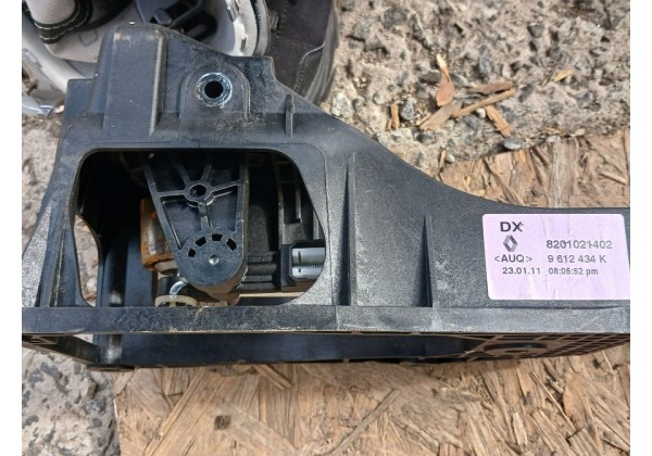 Куліса, троси перемикання передач Renault Grand Scenic III 1.5 dci, 8201021402, 8200739758